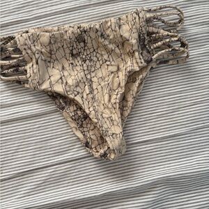 Boys & Arrow Cracked Pattern Bikini Bottom